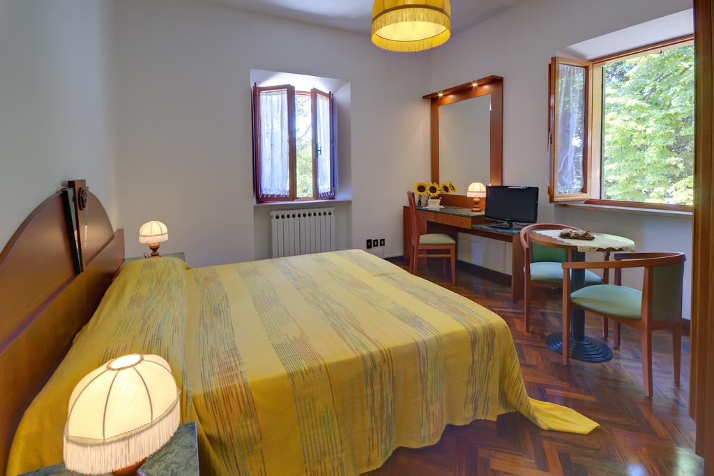 Affittacamere Villa Gigli Сіроло Екстер'єр фото